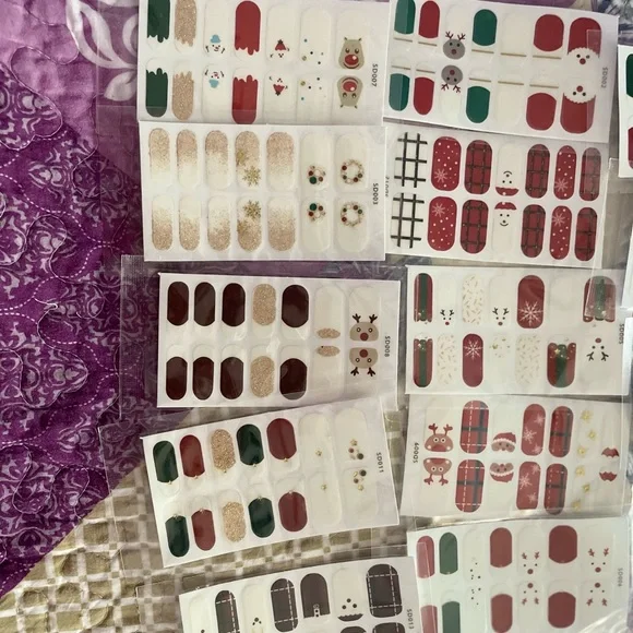 SOLD! Brand new Christmas stick on nail polish - Picture 6 of 6